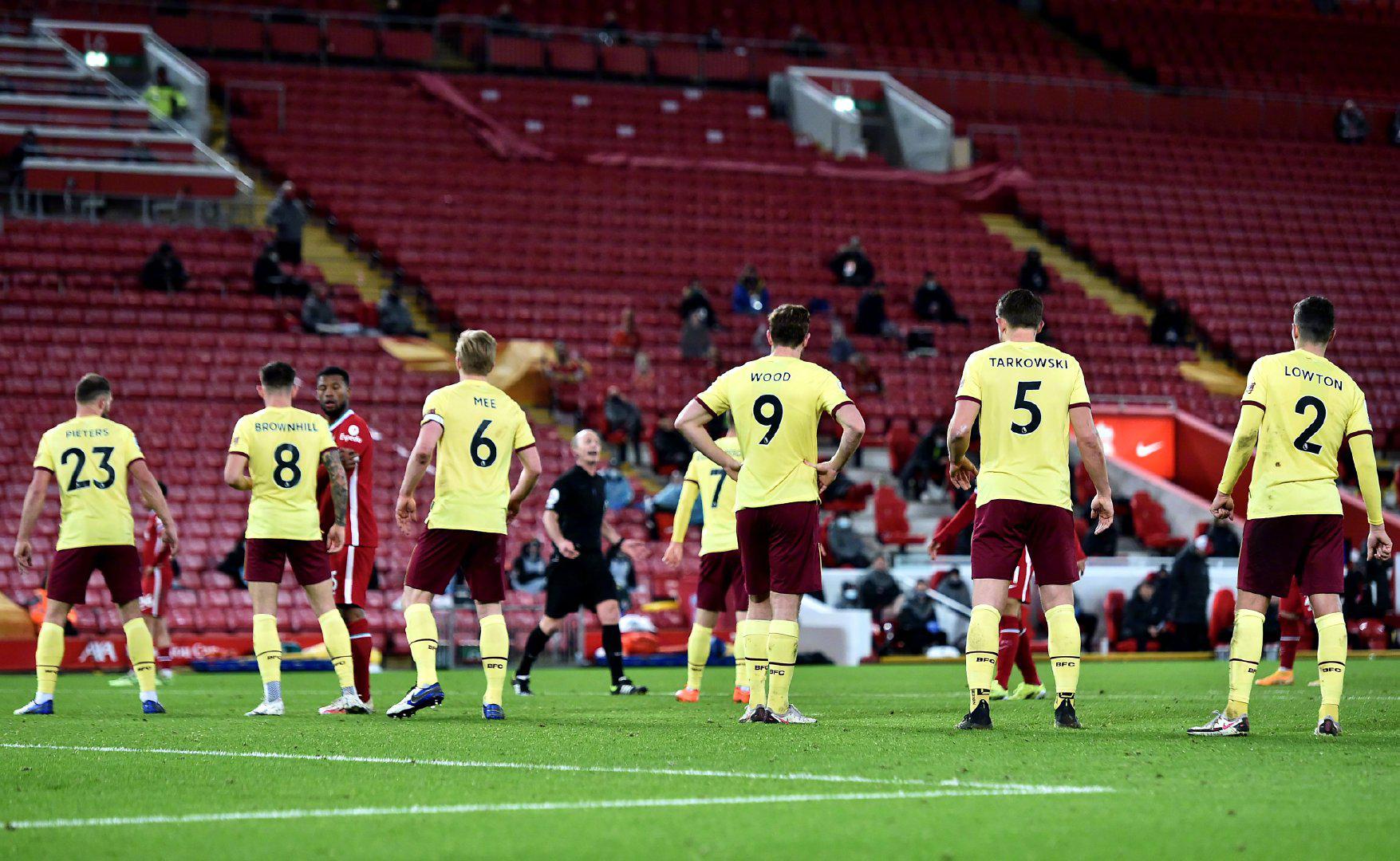 的表现续写 的表现续写