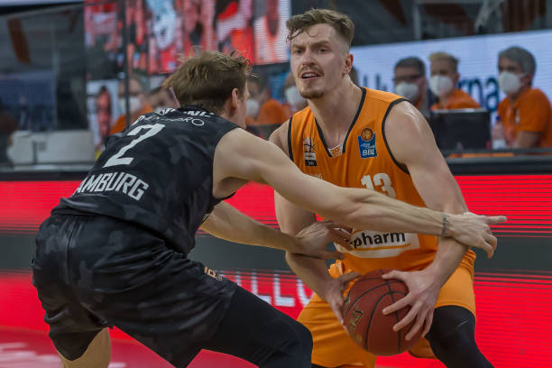 迎接未来更 迎接未来更