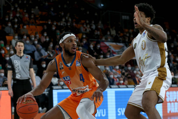 战术上作出 战术上作出